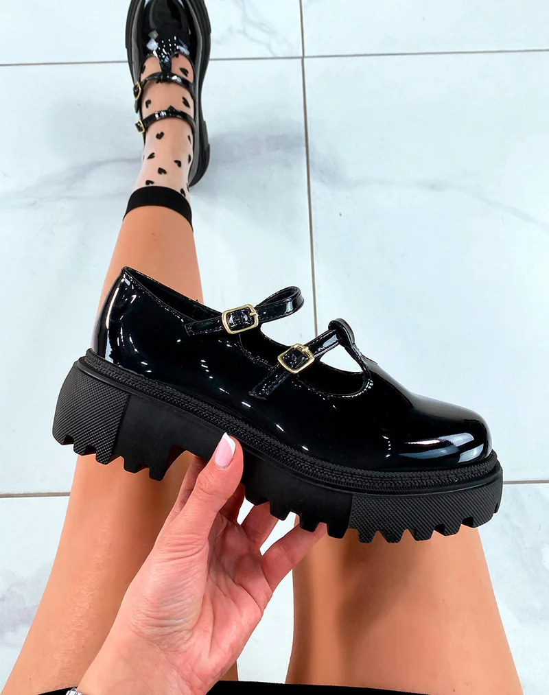 Mocassins noires vernis ouverts à plateforme avec lanières