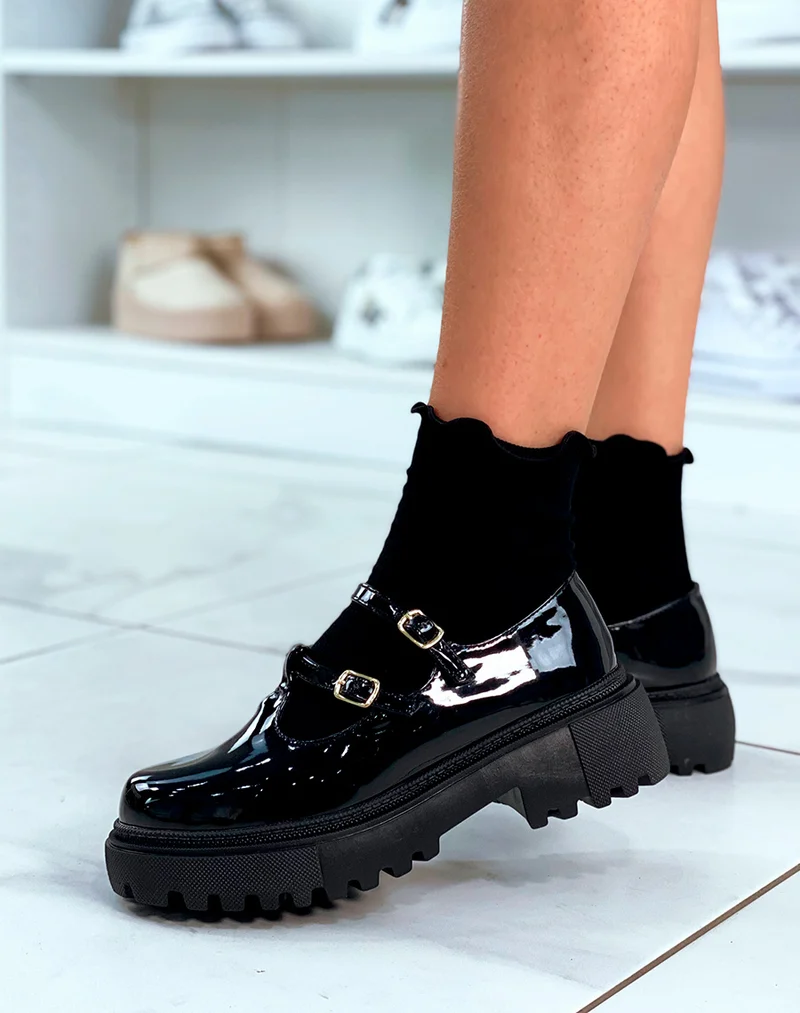 Mocassins noires vernis ouverts à plateforme avec lanières