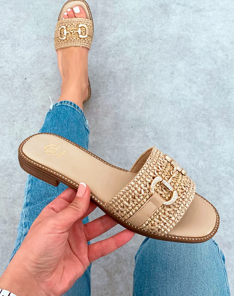 Mules femme beiges élégantes avec détails strass et bijoux dorés