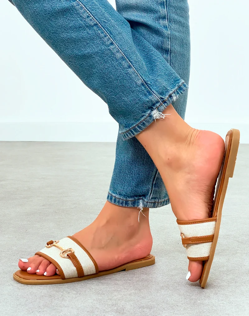 Mules Femme Camel Chic avec Bride Tissée Beige et Ornements Dorés