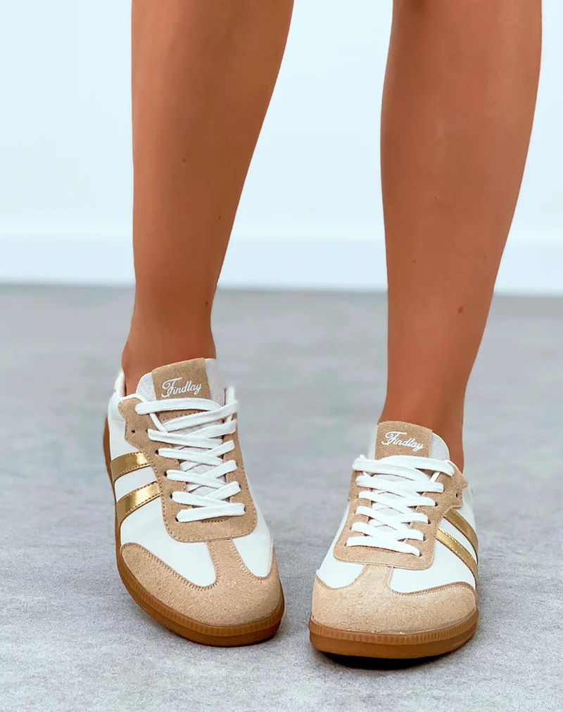Baskets femme beige et blanche à lacets et détail dorée