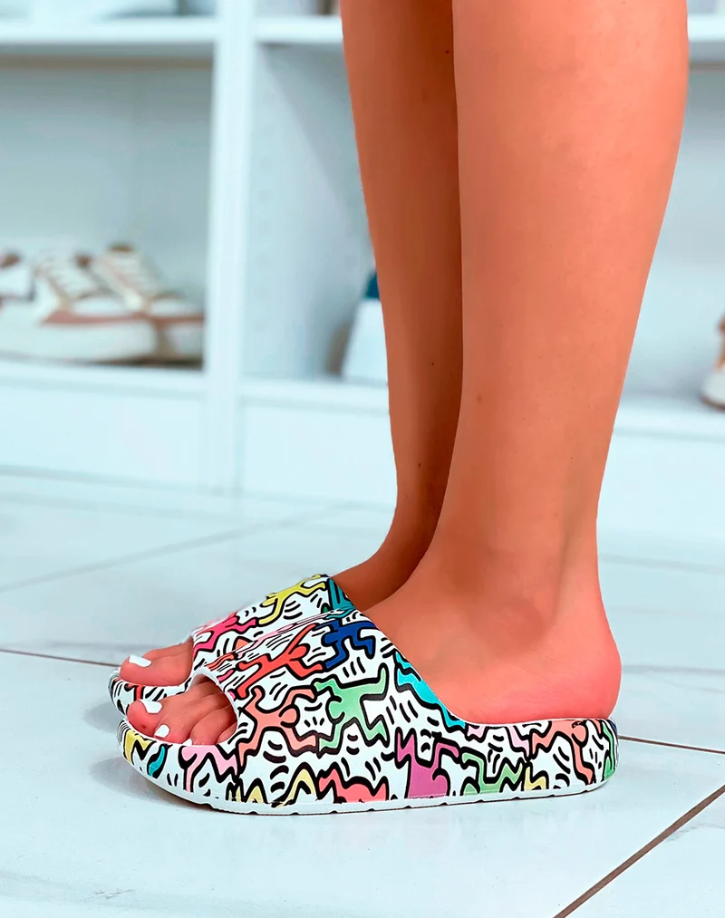 Mules blanches à motifs multicolores