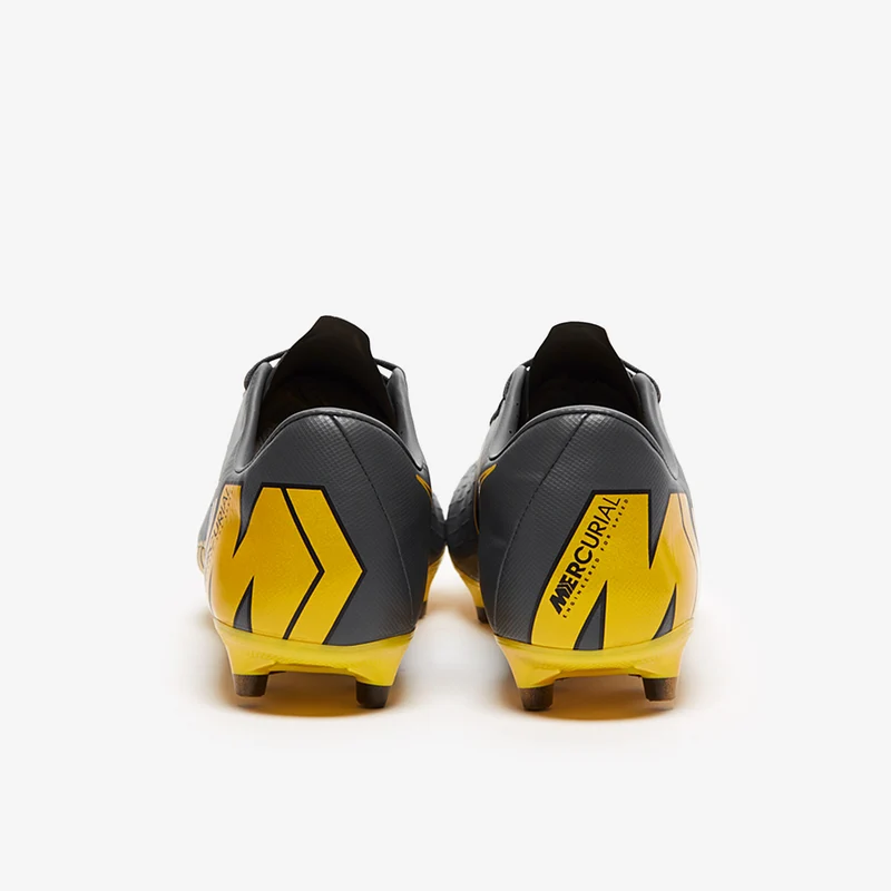 Chaussure de football à crampons pour terrain synthétique Ni