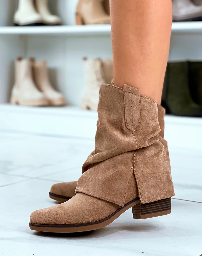 Bottines Santiags Taupe : L'Esprit Pionnier en Version Suédine