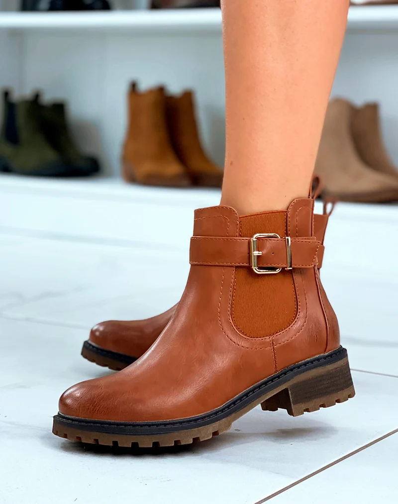 Bottines camel à élastique à bout rond et détail doré