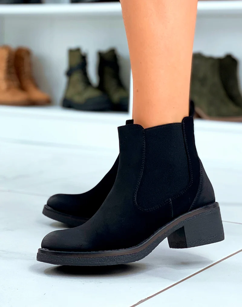 Chic & Élégance : Bottines Noires en Suédine Style Chelsea