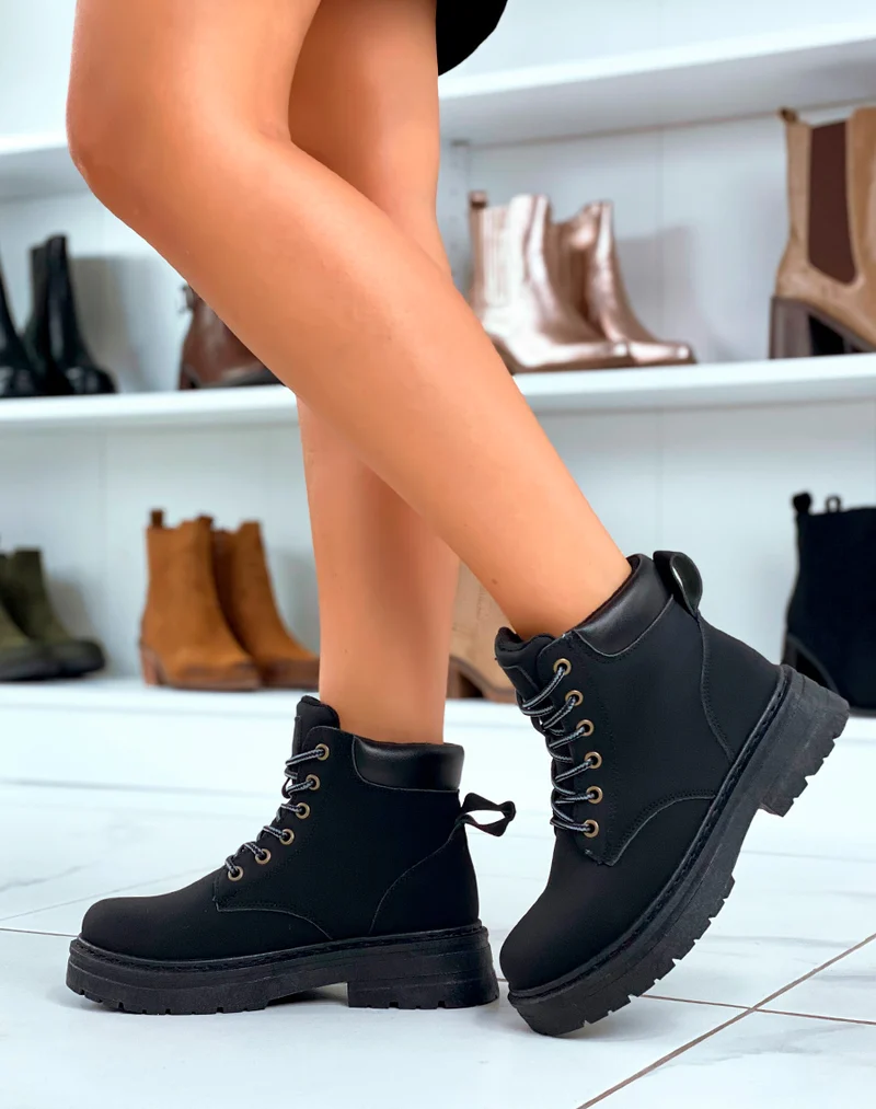 Bottines Noires à Lacets : Confort et Style par Temps Froid