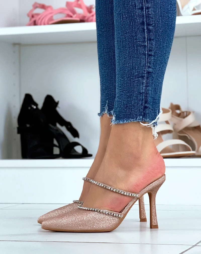 Mules beiges à talon style escarpin à paillettes