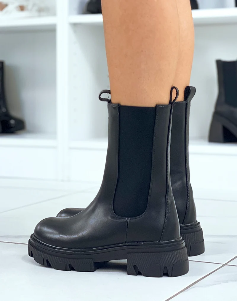 Bottines noires style chelsea à semelle crantée