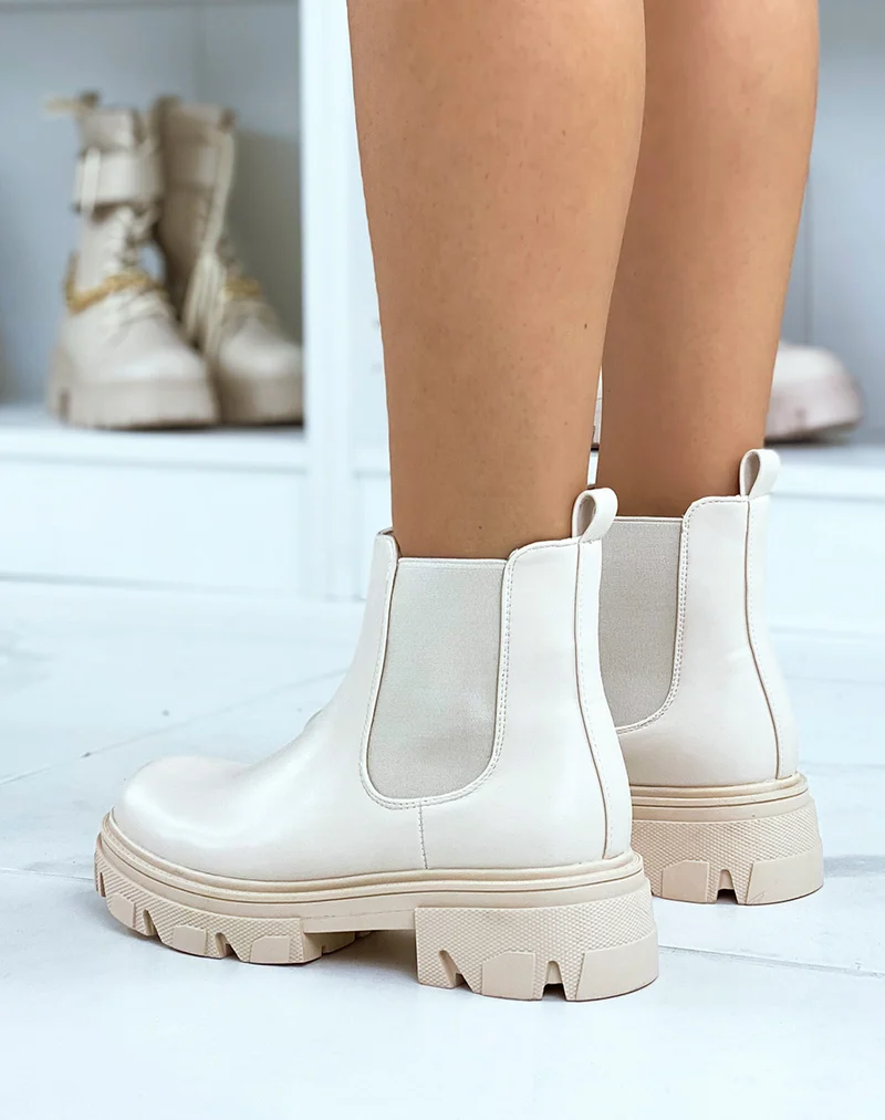 Chelsea boots beiges talonnées à semelle crantée