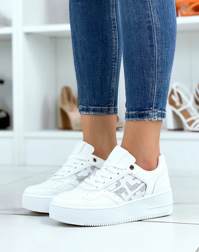 Baskets blanches à empiècements imprimés argentés à paillettes