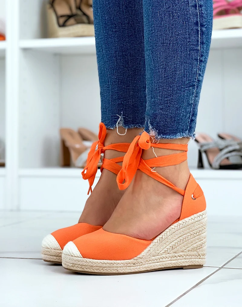 Compensées style espadrilles en toile orange à lacets
