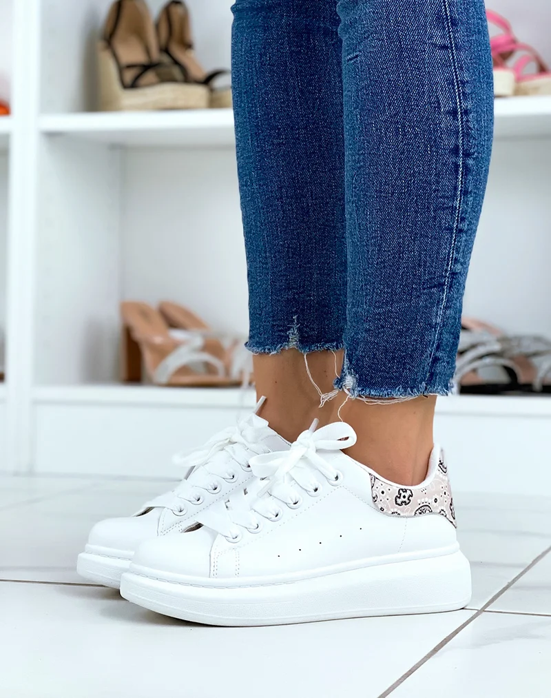 Baskets blanches à empiècements arrière beiges aztèque