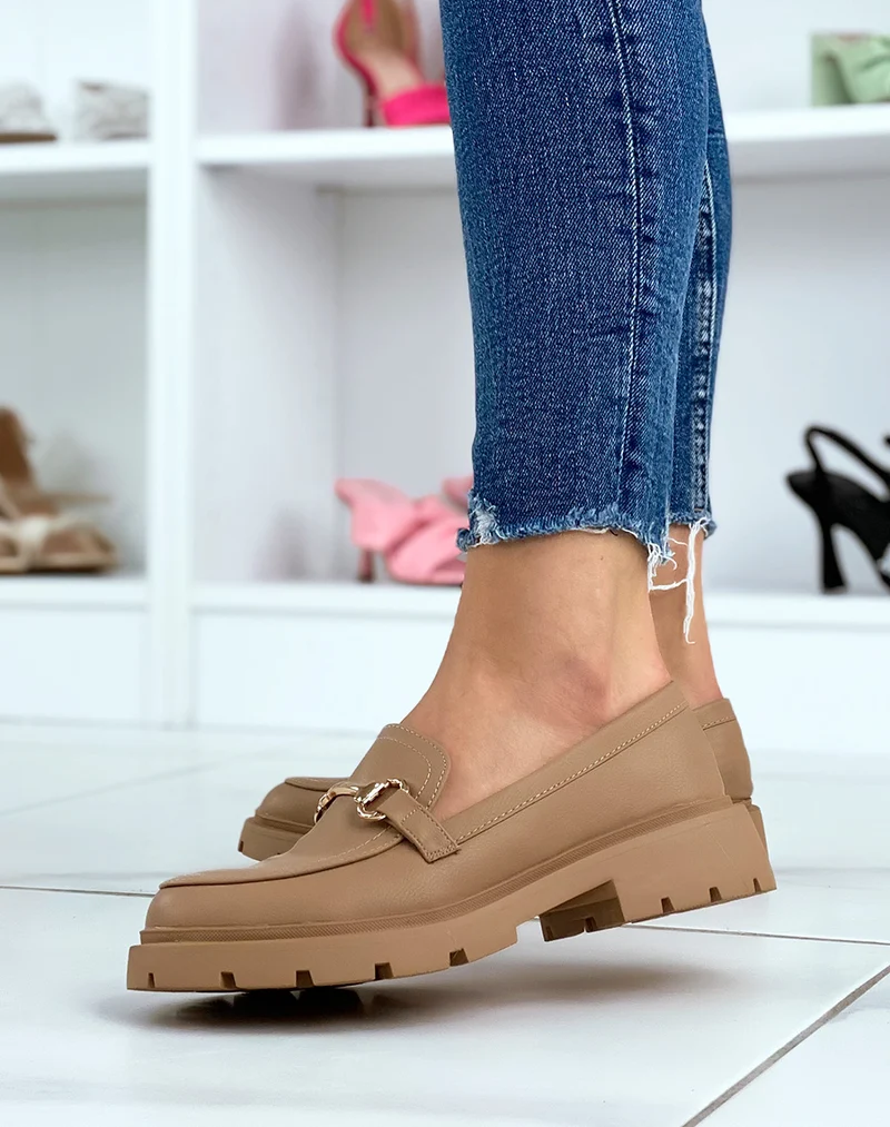 Mocassins taupe à semelle épaisse et crantée