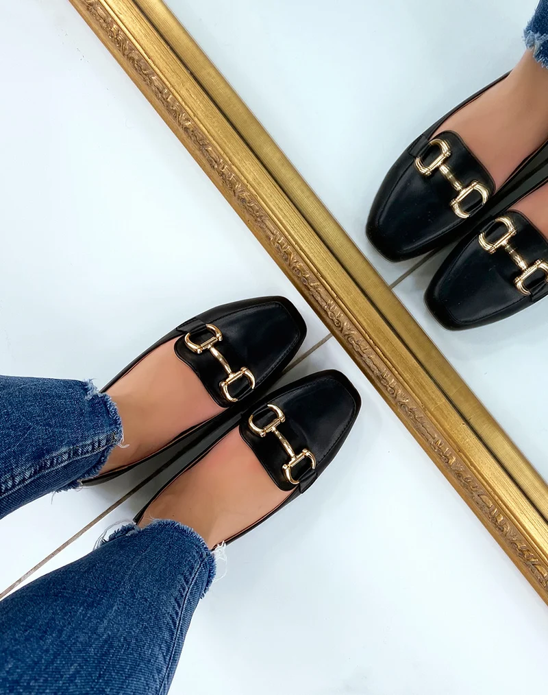 Mocassins noirs à double boucles dorées