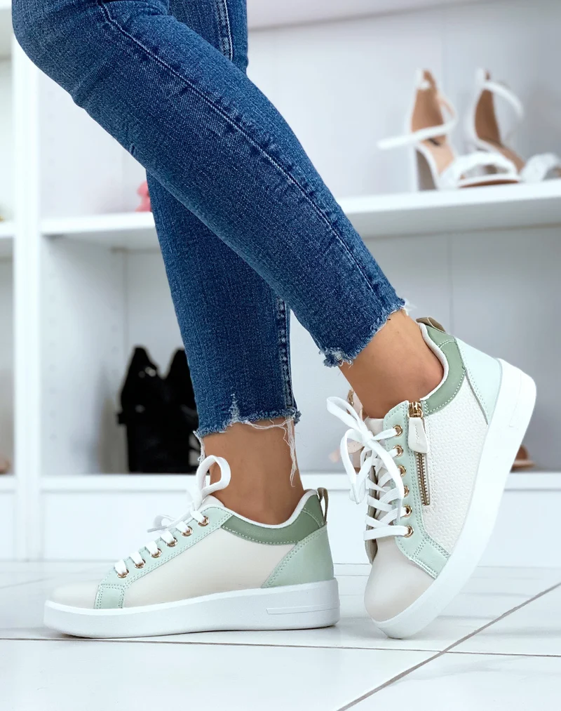 Baskets blanches et verdeau avec zip