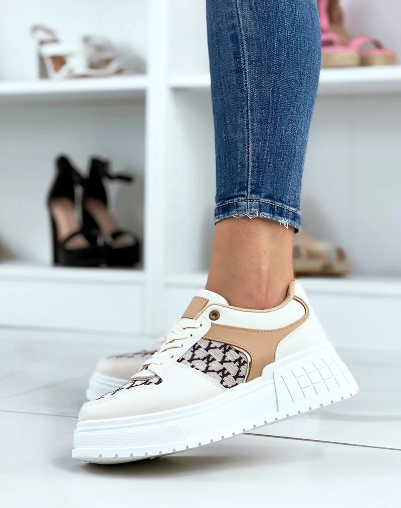Baskets beiges à imprimé marron et empiècement beige foncé