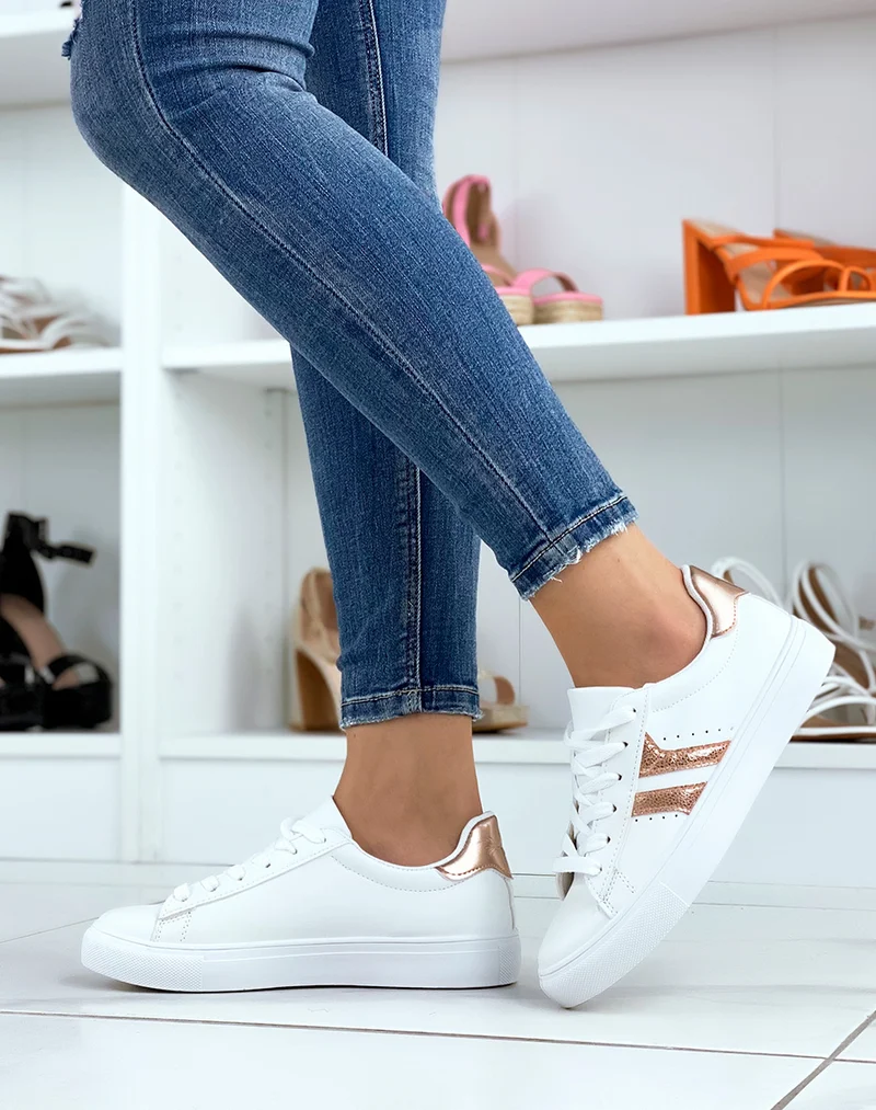 Baskets blanches et champagne basses