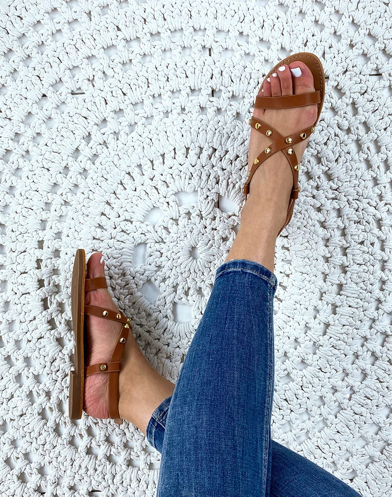 Nu-pieds cloutées camel