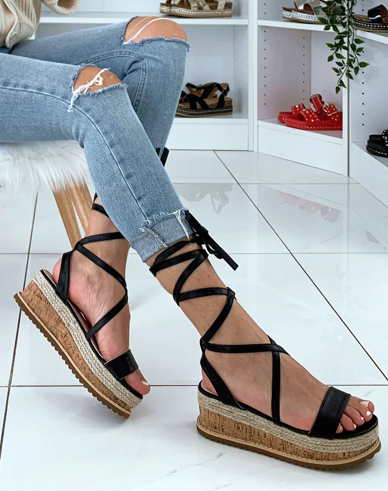 Sandales compensées noires à lacets