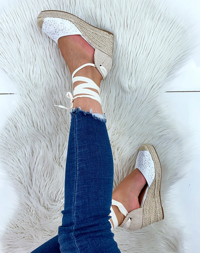 Espadrilles compensées blanches à longues lanières
