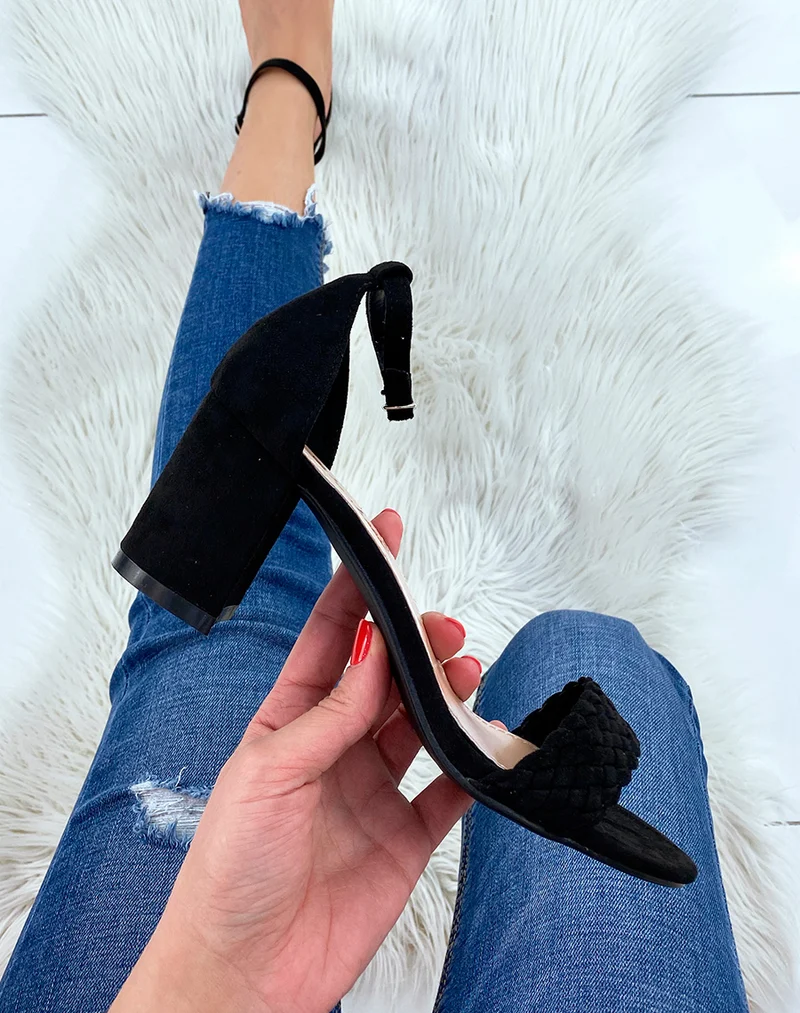 Sandales à talons en suédine noire à bride tressée