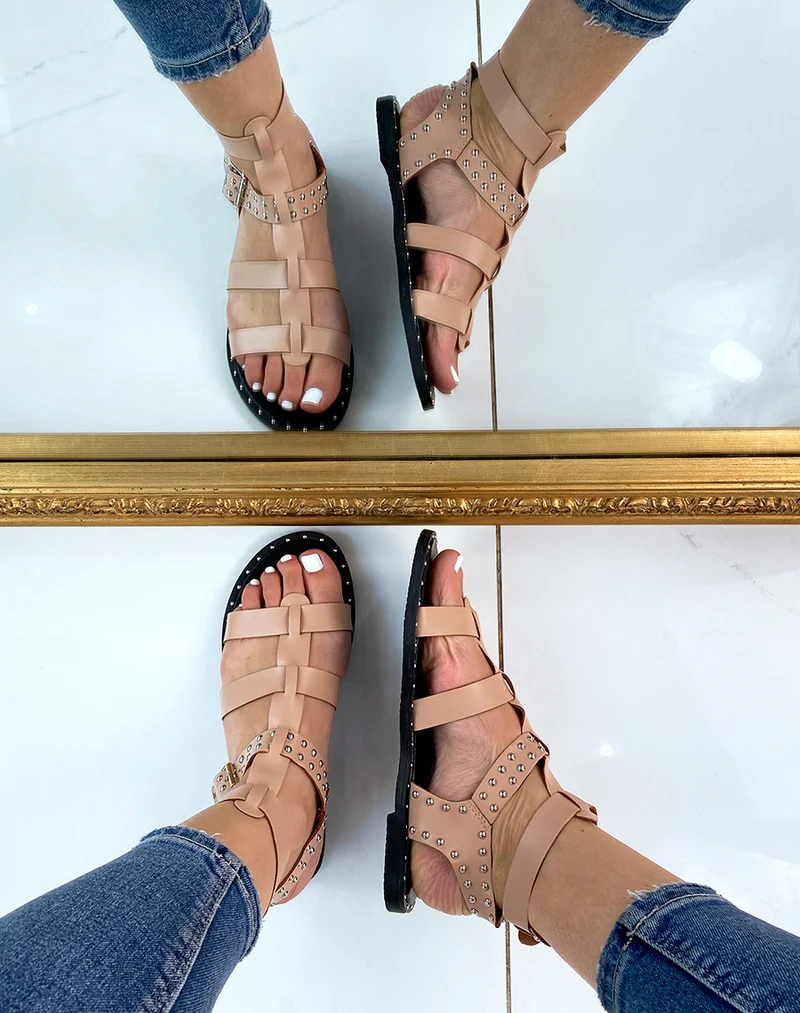 Nu-pieds beiges à multiples lanières