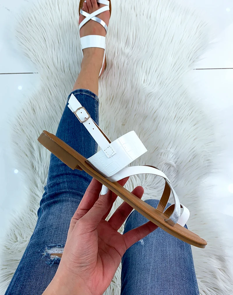 Nu-pieds blancs à brides entrecroisées