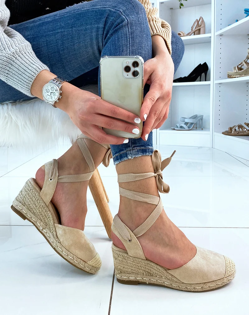 Espadrilles en suédine beige à talon compensé