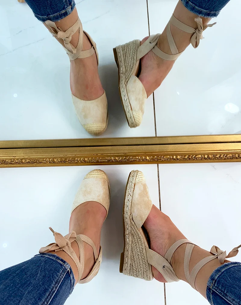 Espadrilles en suédine beige à talon compensé
