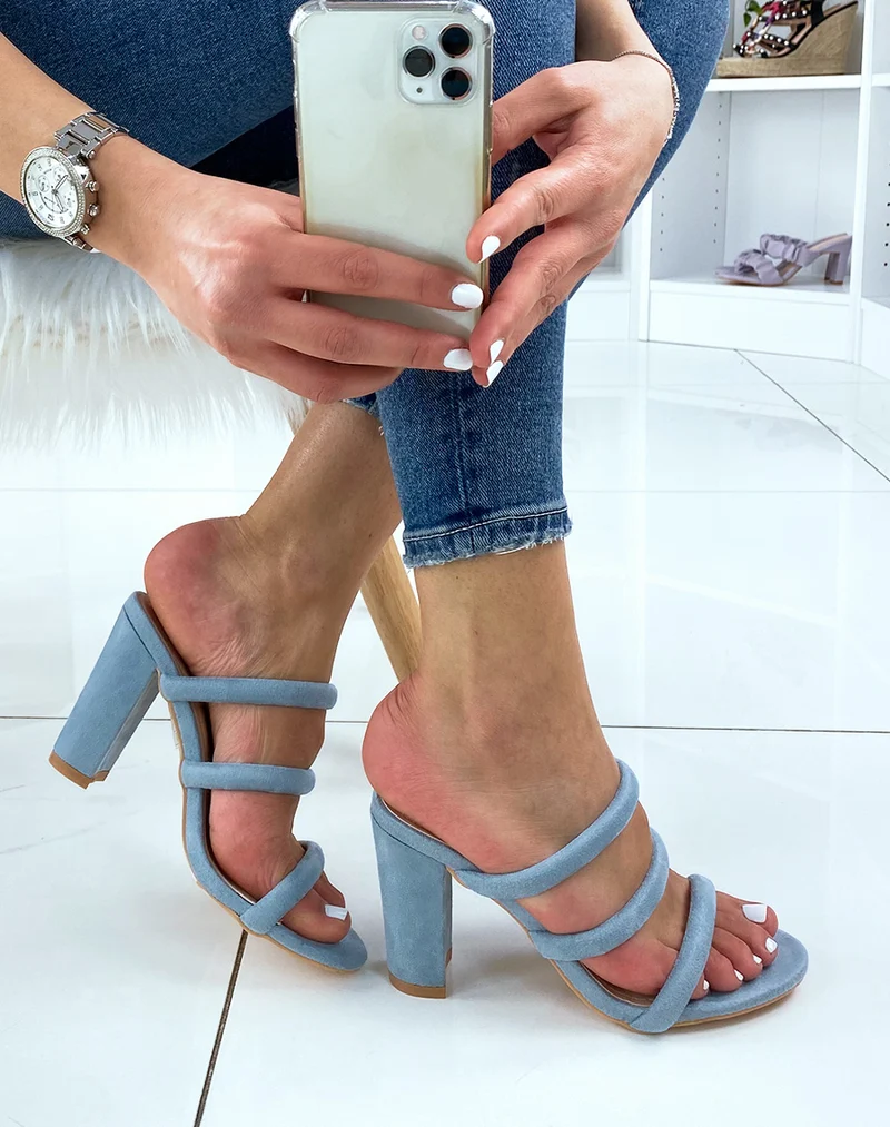 Sandales à talon et à bride bleu pastel en suédine