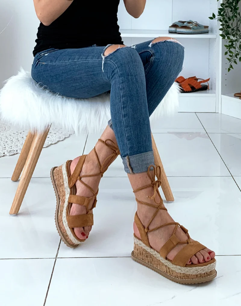 Nu-pied compensé camel