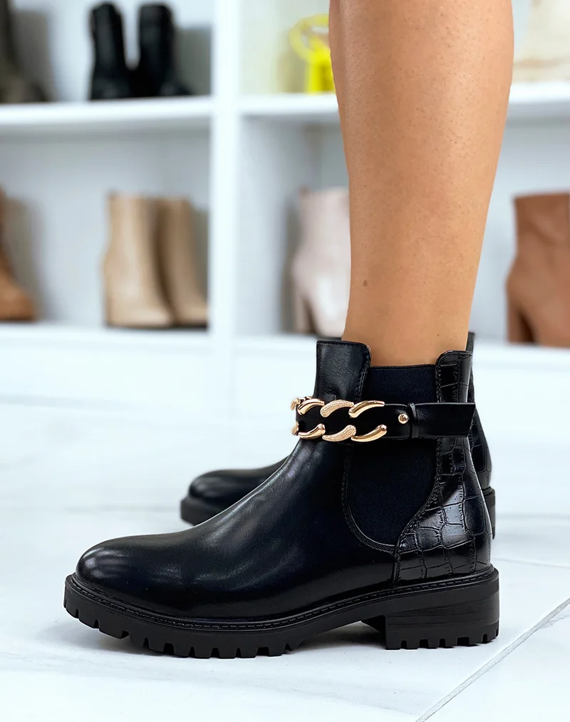 Bottines basses noires à détail doré et effet croco