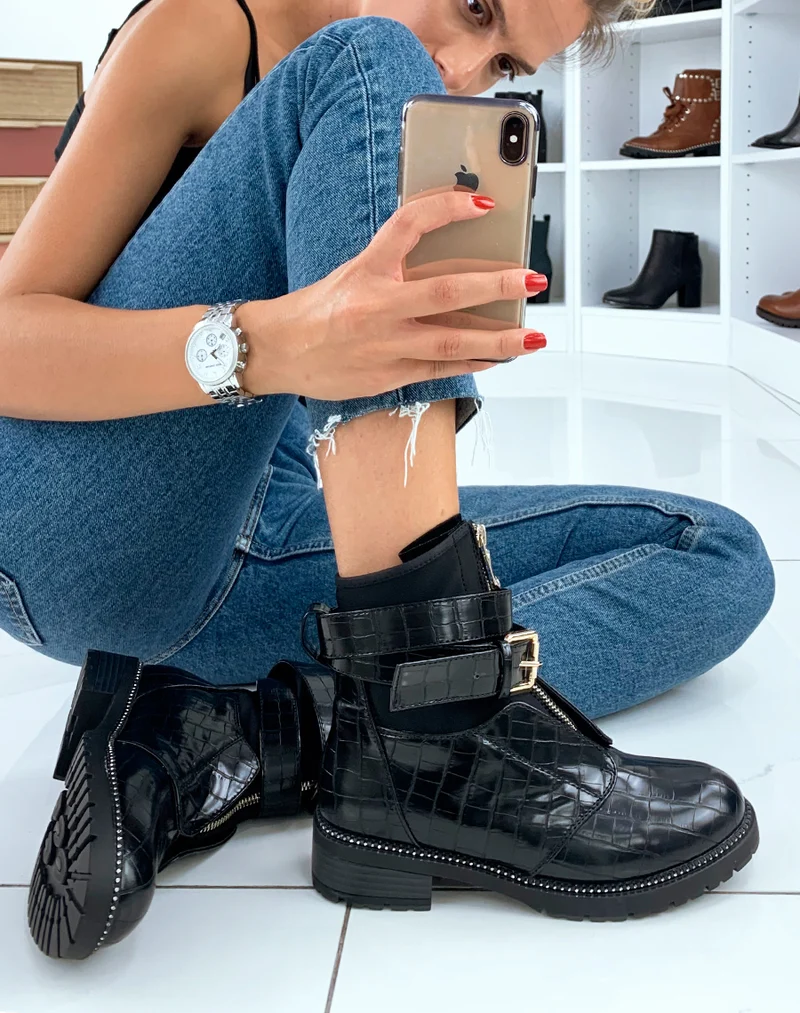 Bottines montantes vernis noires avec sangle