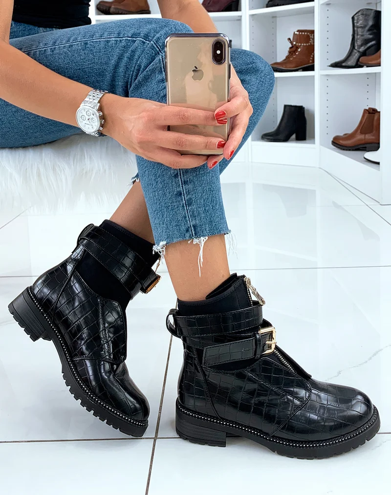 Bottines montantes vernis noires avec sangle