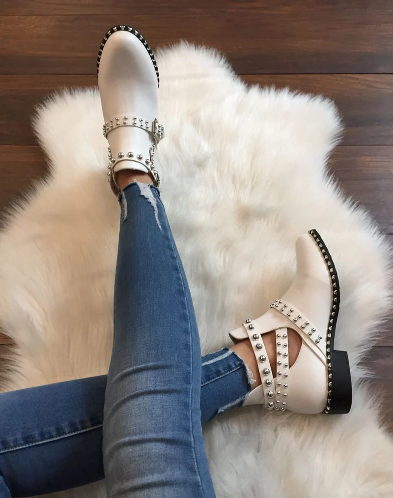 Bottines cloutés blanches