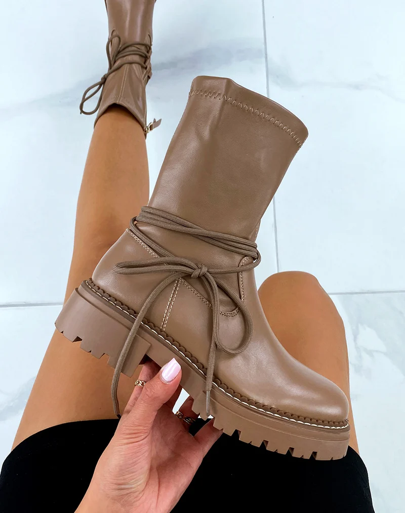 Bottines taupe clair à lacets