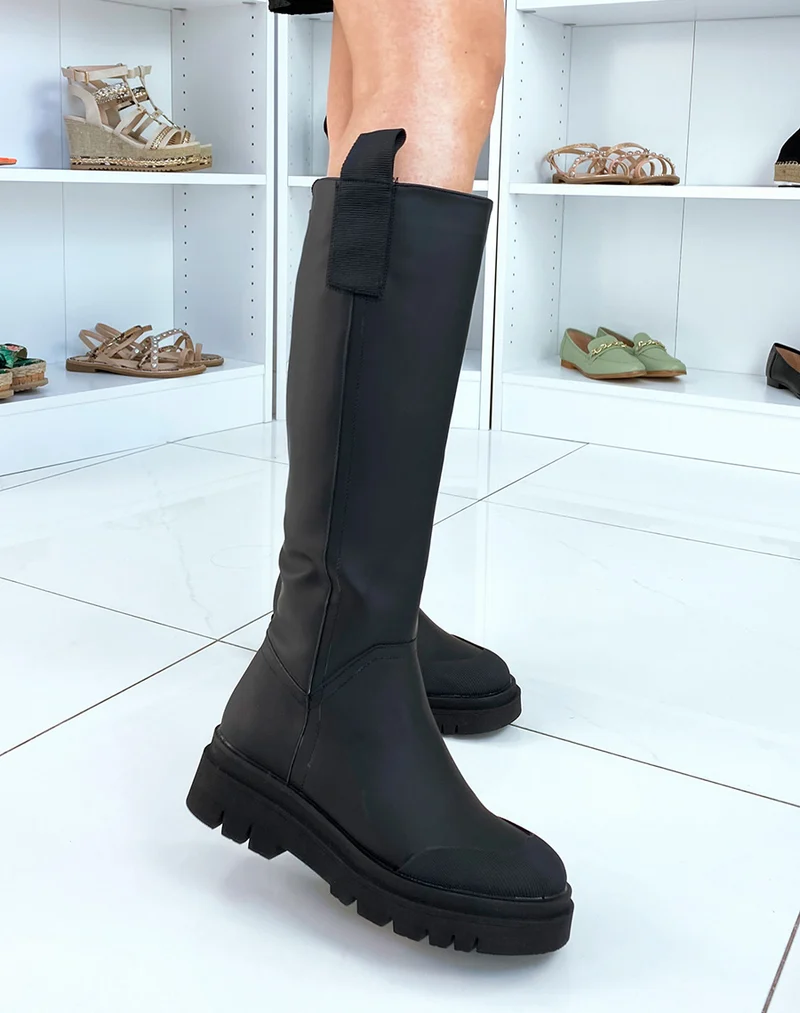 Bottes hautes noires mattes