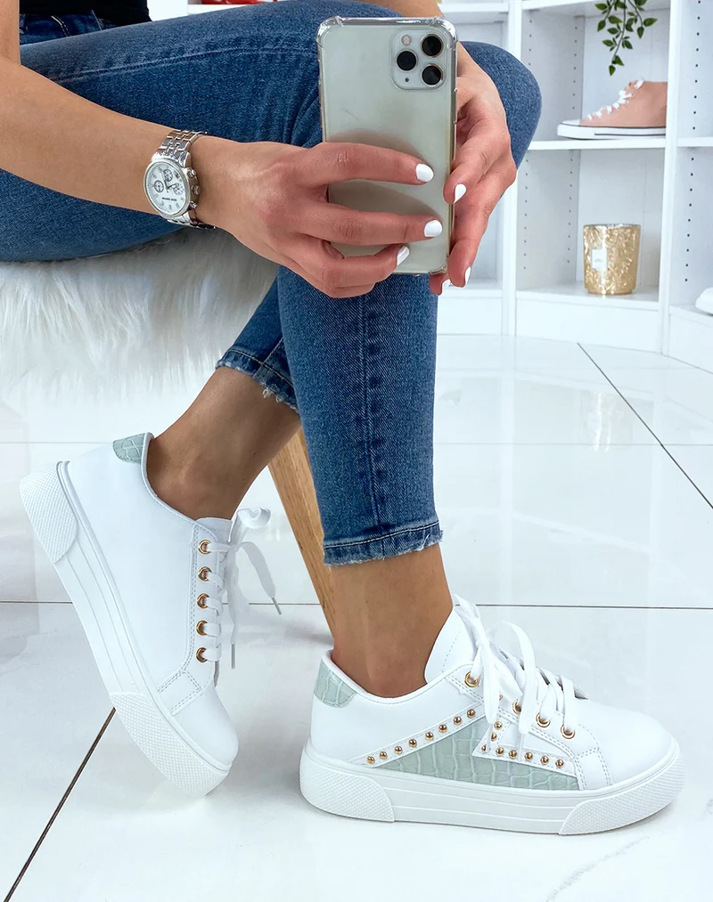 Baskets cloutés et à empiècement croco vert d’eau