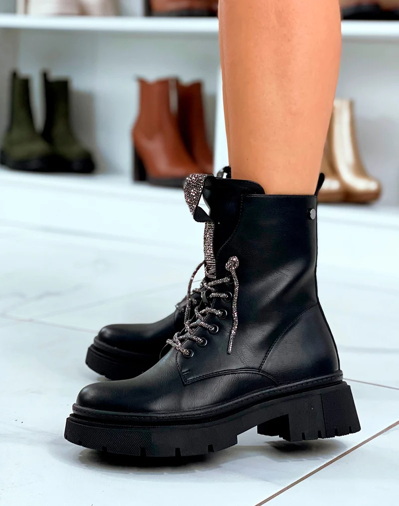 Bottines Noires Montantes Glam-Rock à Lacets et Strass