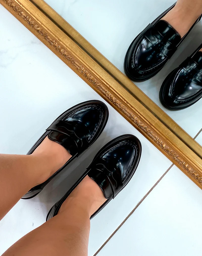 Mocassins noirs lisses pour femme avec empiècement transversal