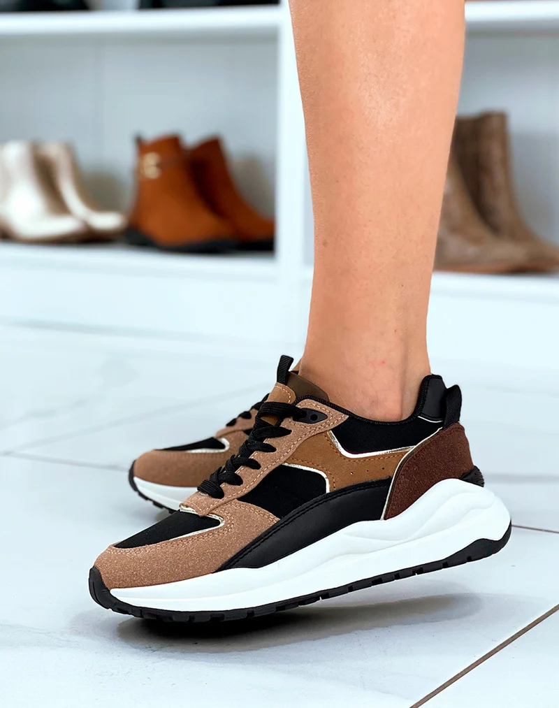 Baskets femme noires avec empiècements taupe et dorés
