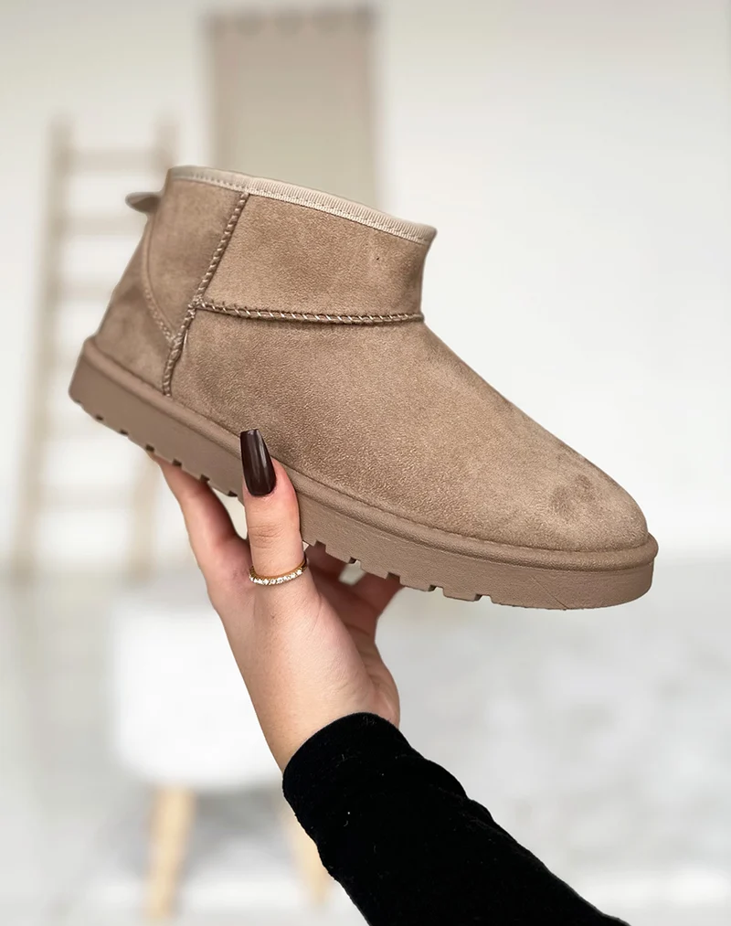 Bottines taupe fourrées en suédine