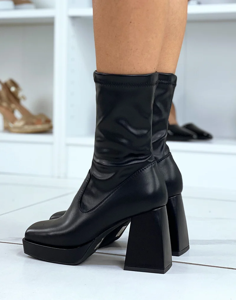 Bottines noires à talon et tige effet chaussette