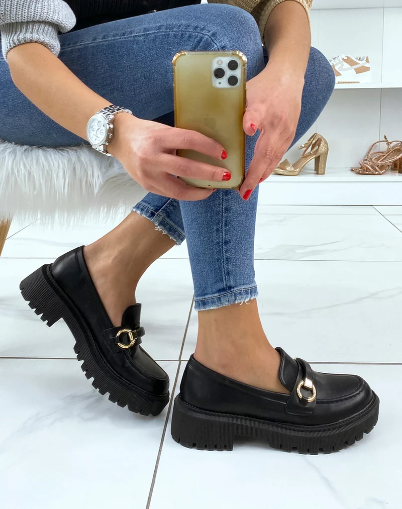 Mocassins noirs a détail doré