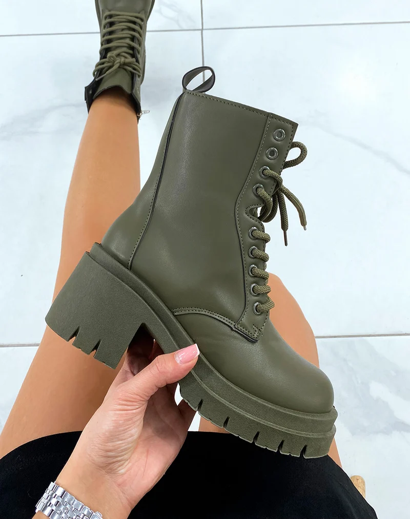 Bottines vertes à lacets style rangers