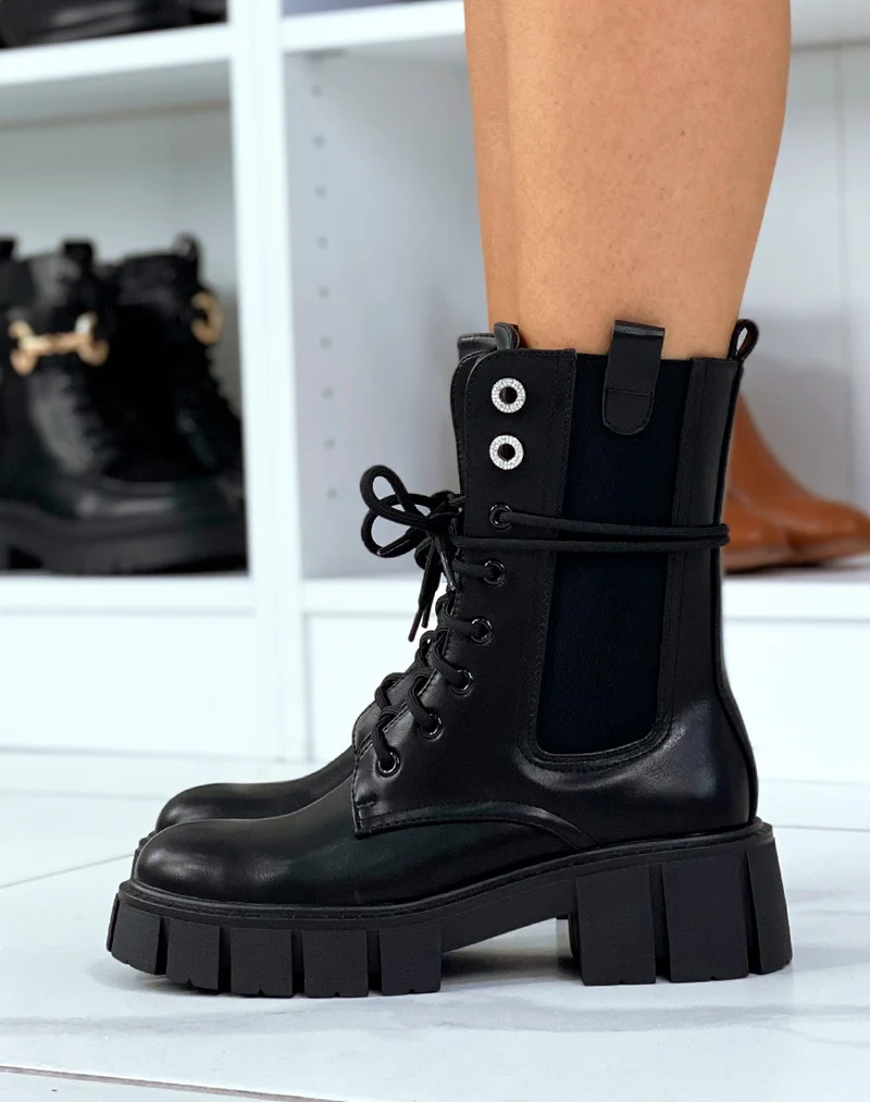 Bottines noires montantes à lacet et à zip et à détails strass
