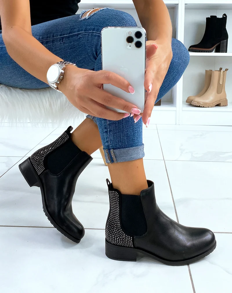 Bottines basses noires à clous