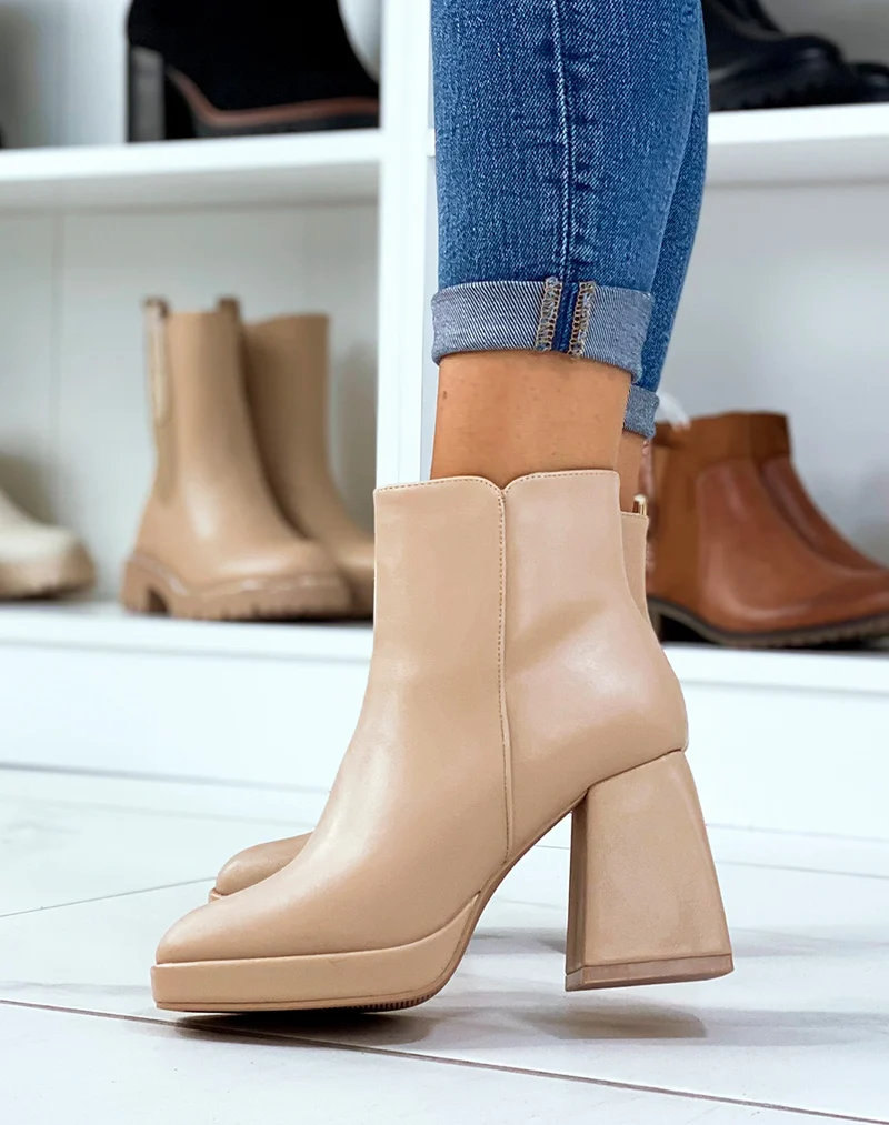 Bottines basses beiges à talon épais carré