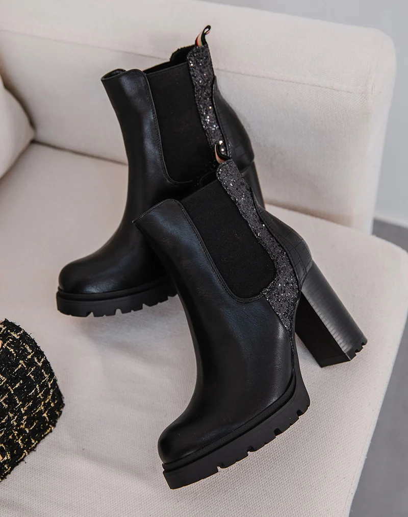 Bottines noires à talon et à multiples effets pailletés et croco